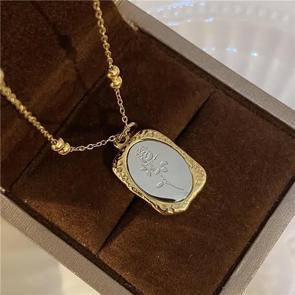 Gold_Necklace_For_Women